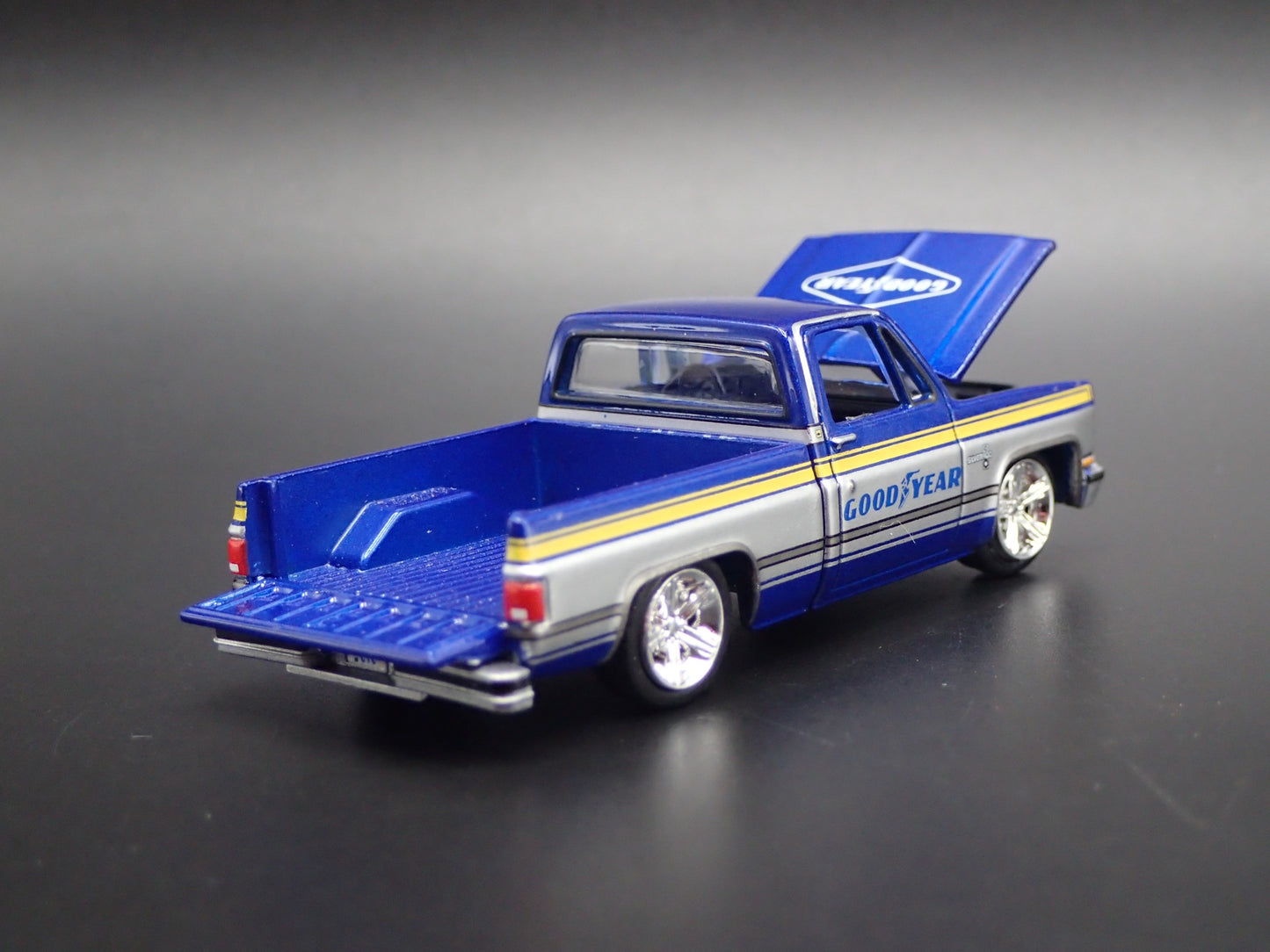 1983 83 CHEVY CHEVROLET SQUARE BODY TRUCK GOODYEAR 1:64 SCALE DIECAST MODEL CAR