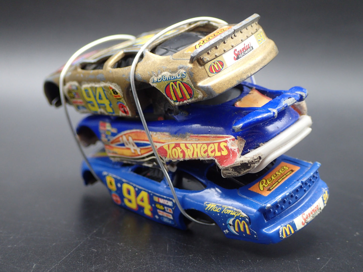 VINTAGE NASCAR 3 CARS CRUSHED ON A FLATBED TRAILER 1:64 SCALE DIECAST MODEL CAR