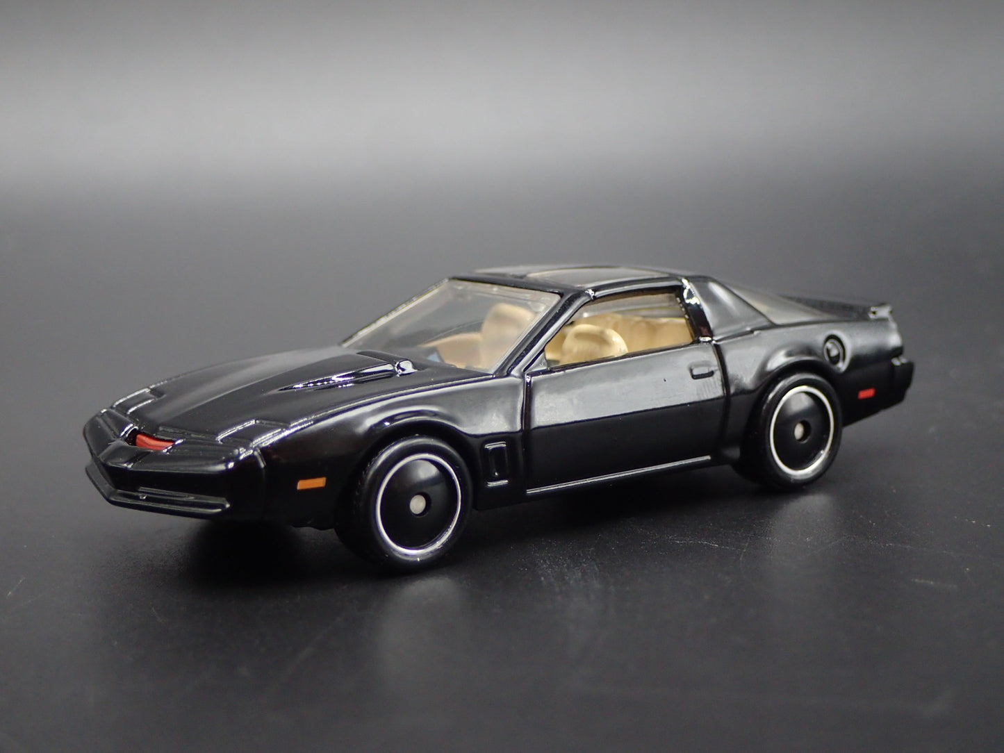 KNIGHT RIDER KITT PONTIAC RARE 1:64 SCALE COLLECTIBLE DIORAMA DIECAST MODEL CAR