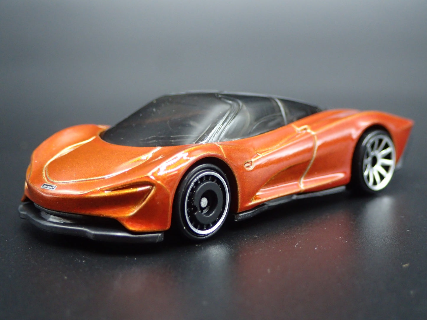 2020 20 MCLAREN SPEEDTAIL SUPER CAR ORANGE 1:64 SCALE DIORAMA DIECAST MODEL CAR