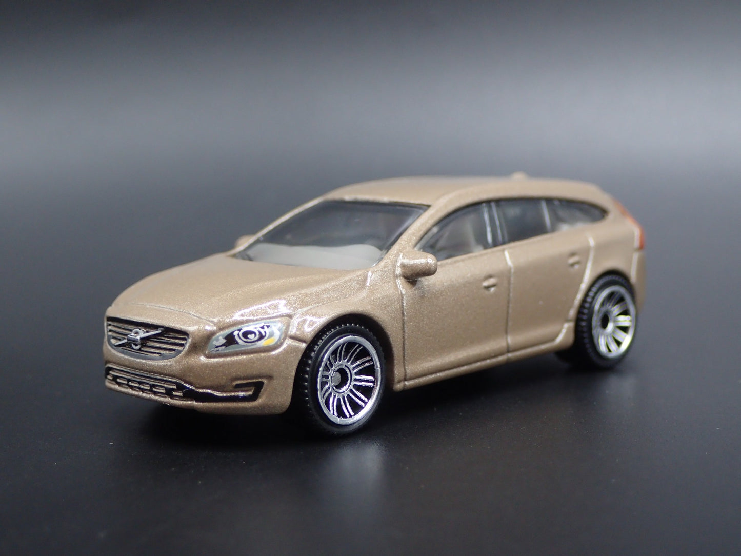 2011-2018 VOLVO V60 STATION WAGON TAN 1:64 SCALE COLLECTIBLE DIECAST MODEL CAR