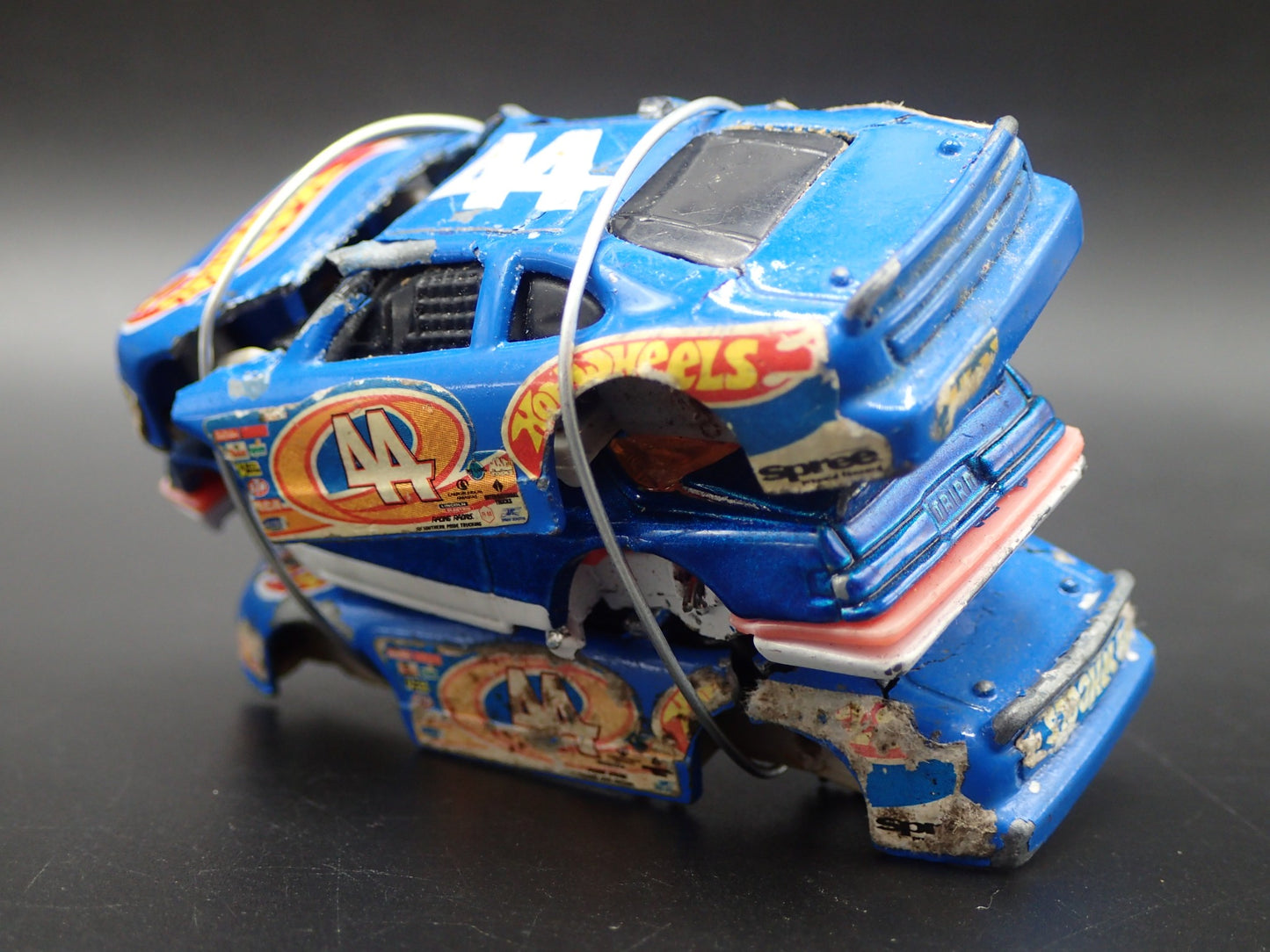 VINTAGE NASCAR 3 CARS CRUSHED ON A FLATBED TRAILER 1:64 SCALE DIECAST MODEL CAR