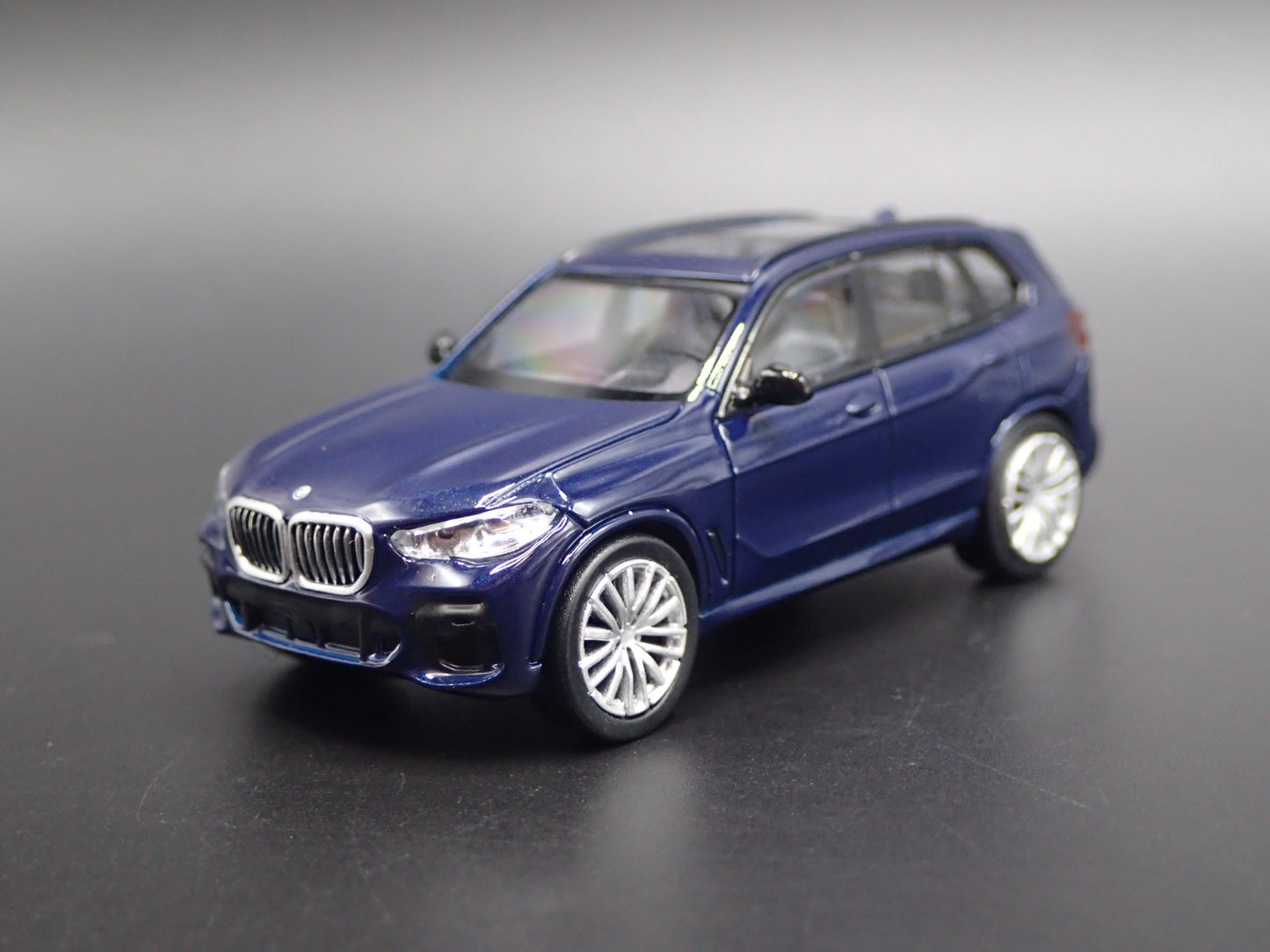 2019-2025 BMW X5 LUXURY SUV G05 1:64 SCALE COLLECTIBLE DIORAMA DIECAST MODEL CAR