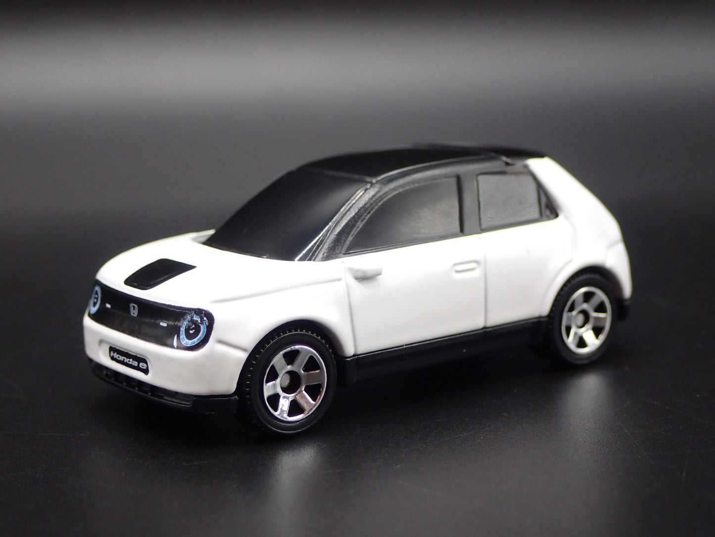 2020-2024 HONDA E ELECTRIC CAR 1:64 SCALE COLLECTIBLE DIORAMA DIECAST MODEL CAR