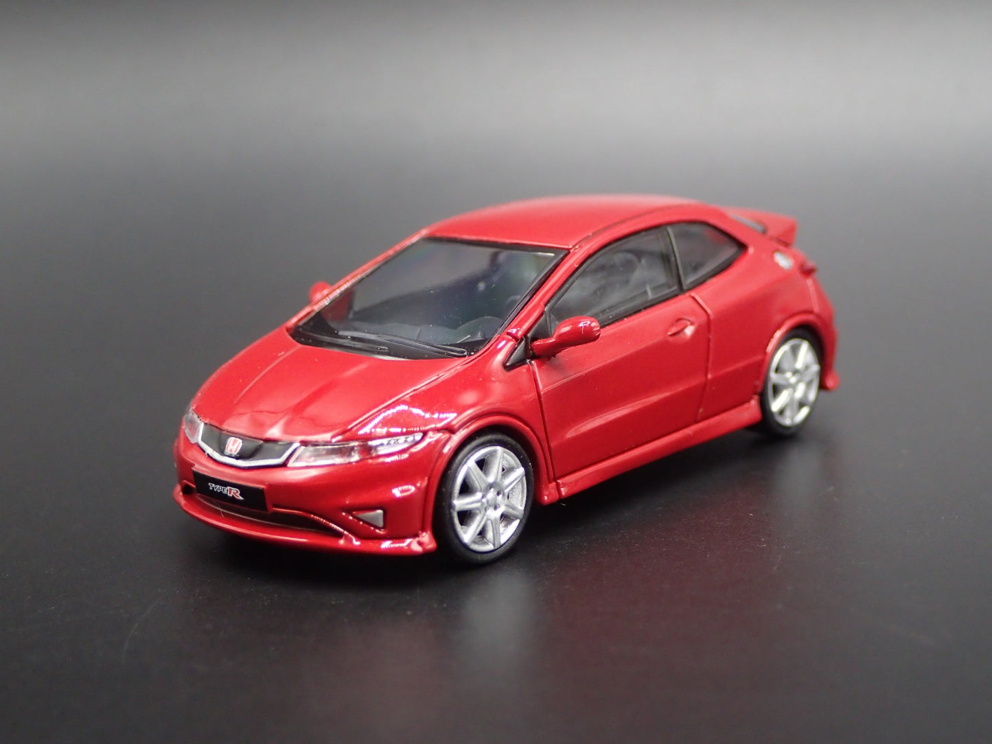 2007-2011 HONDA CIVIC TYPE R FN2 EURO 1:64 SCALE DIORAMA DIECAST MODEL CAR