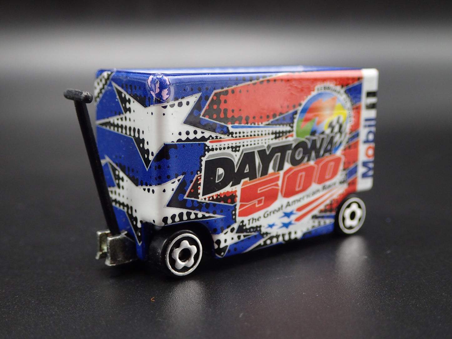 NASCAR TOOL CART WAR WAGON DAYTONA 500 MOBIL 1 1:64 SCALE DIECAST MODEL CAR