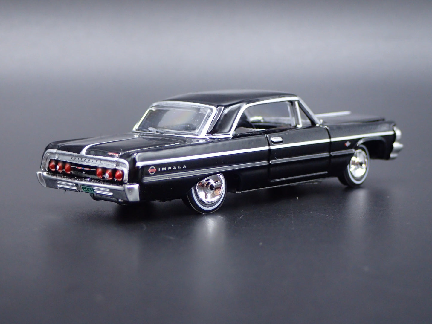 1964 64 CHEVY CHEVROLET IMPALA SS 409 BLACK 1:64 SCALE DIORAMA DIECAST MODEL CAR