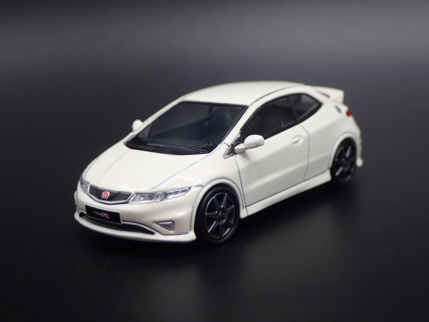 2007-2011 HONDA CIVIC TYPE R FN2 EURO 1:64 SCALE DIORAMA DIECAST MODEL CAR