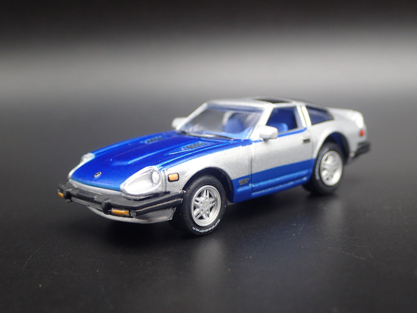 1981 81 DATSUN 280ZX TURBO BLUE 1:64 SCALE COLLECTIBLE DIORAMA DIECAST MODEL CAR