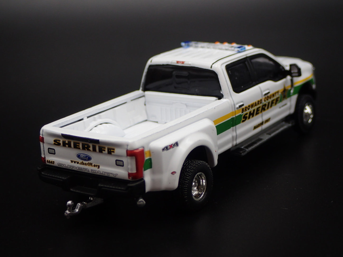2018 FORD F350 LARIAT DUALLY POLICE BROWARD COUNTY 1:64 SCALE DIECAST MODEL CAR