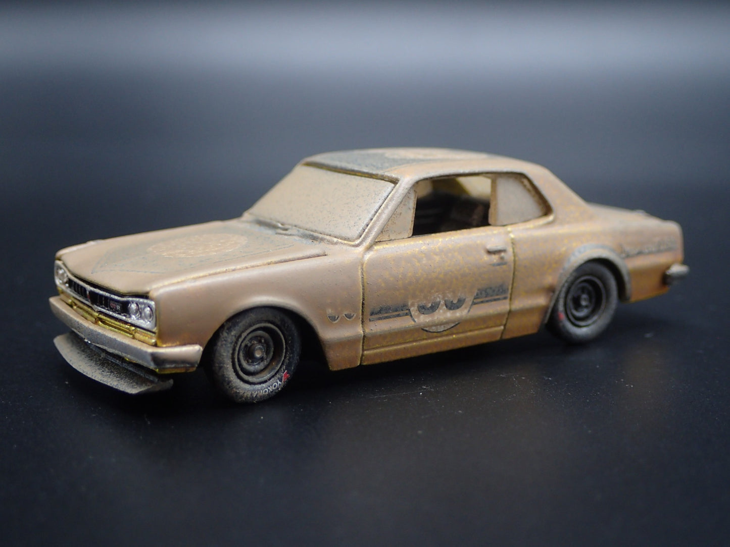 1971 NISSAN SKYLINE GTR MOONEYES CUSTOM BARN FIND 1:64 SCALE DIECAST MODEL CAR