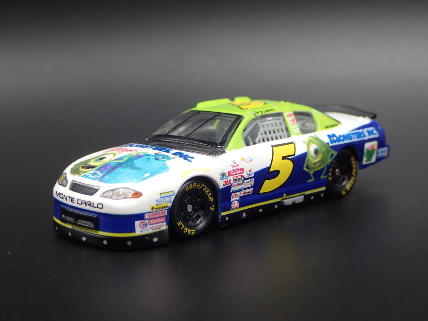 2001 01 CHEVROLET MONTE CARLO TERRY LABONTE NASCAR 1:64 SCALE DIECAST MODEL CAR