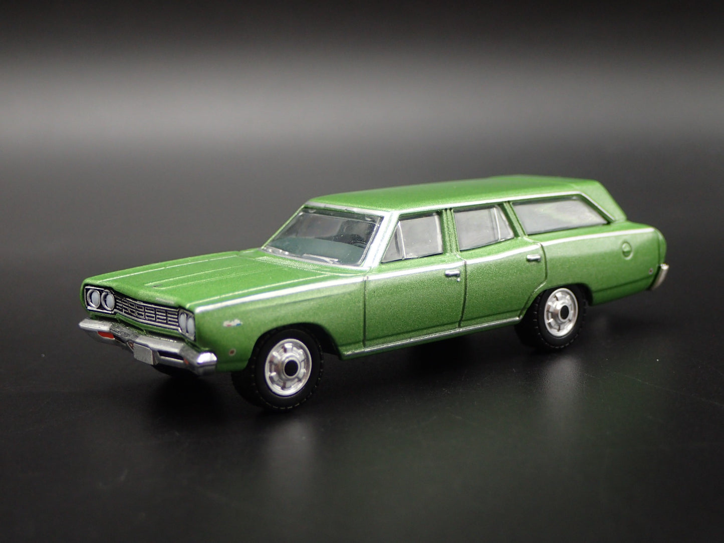1968 68 PLYMOUTH SATELLITE STATION WAGON w/ HITCH 1:64 SCALE DIECAST MODEL CAR