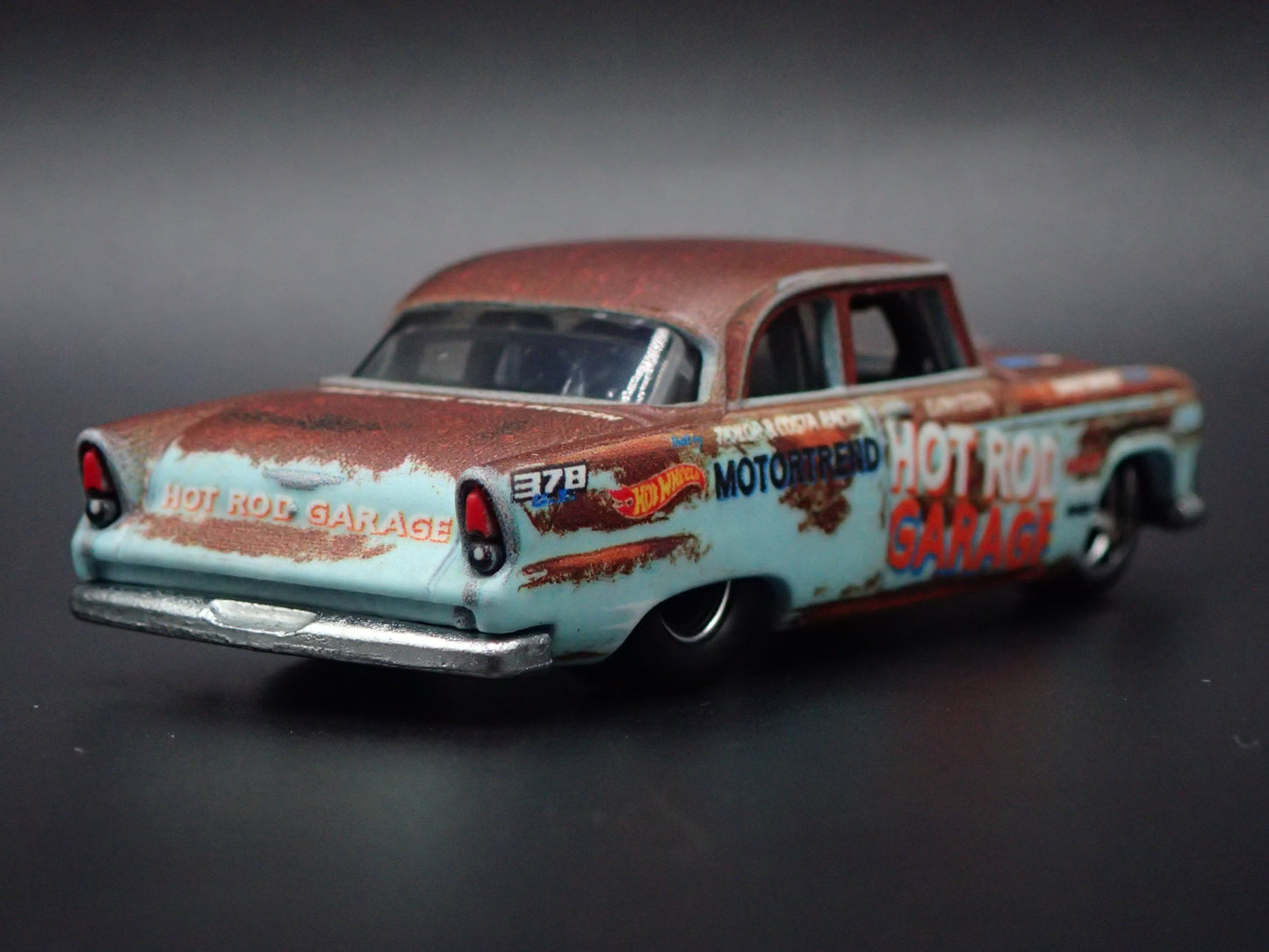 1955 55 PLYMOUTH SAVOY HOT ROD GARAGE MOTOR TREND 1/64 SCALE DIECAST MODEL CAR