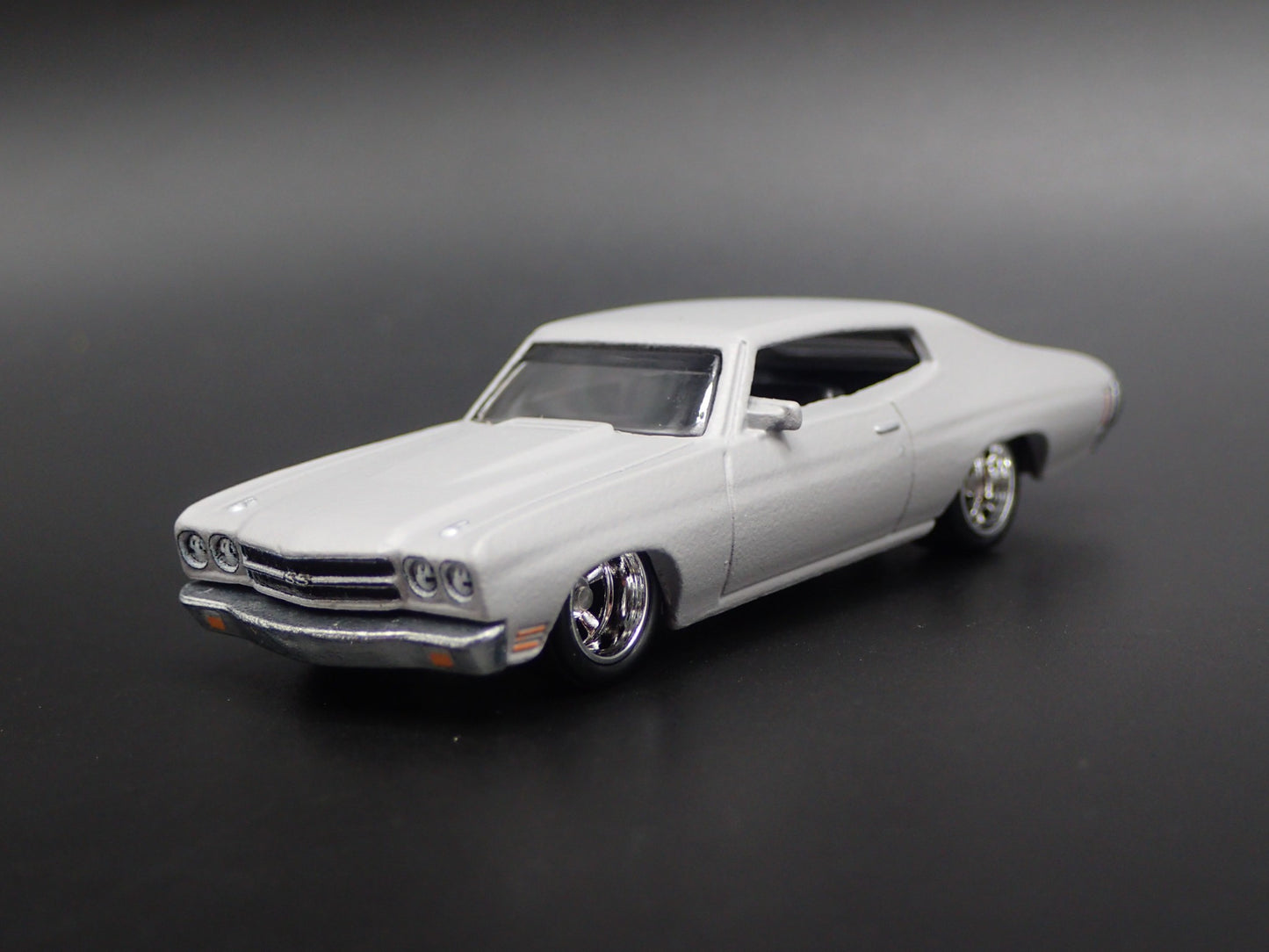 1970 70 CHEVY CHEVROLET CHEVELLE SS RARE 1:64 SCALE DIORAMA DIECAST MODEL CAR