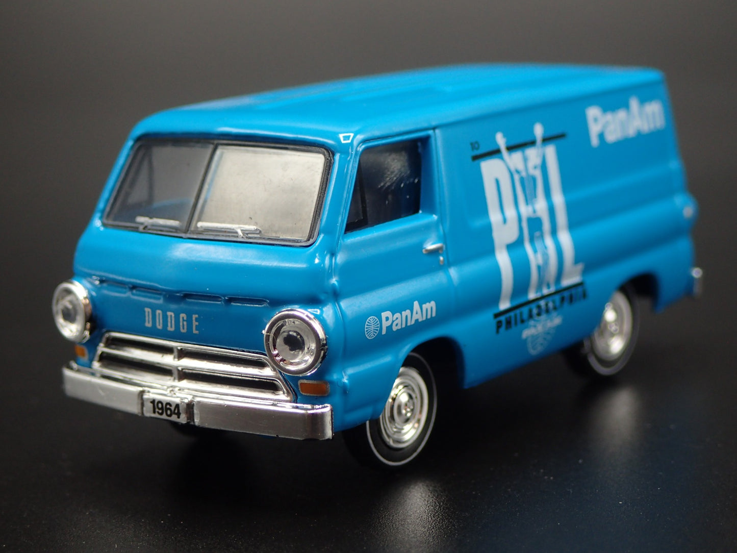 1964 64 DODGE A100 PANEL VAN PAN AM AIRWAYS 1/64 SCALE DIORAMA DIECAST MODEL CAR