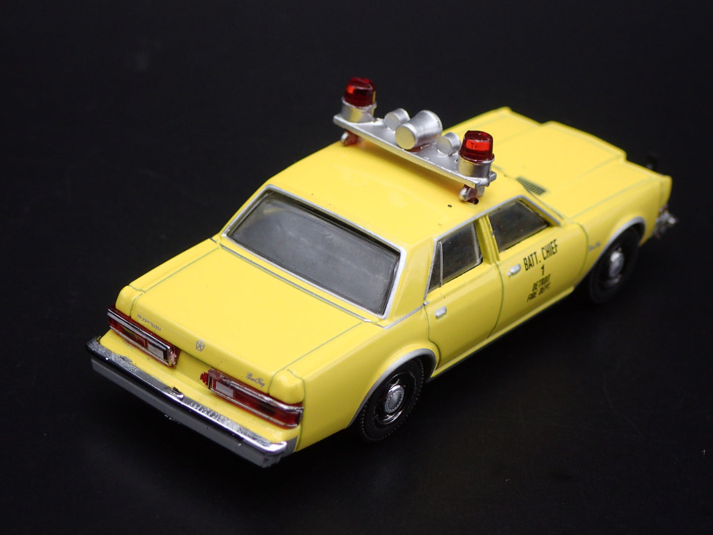 1982 82 PLYMOUTH GRAN FURY DETROIT, MI FIRE DEPT 1:64 SCALE DIECAST MODEL CAR