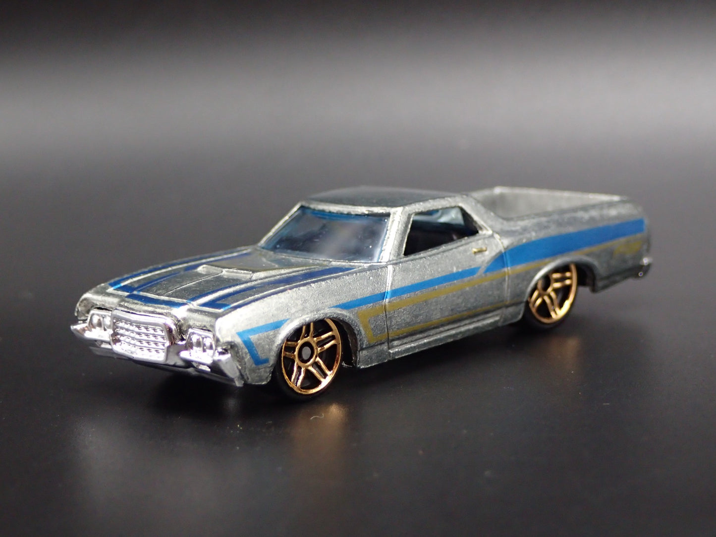 1972 72 FORD RANCHERO PICKUP TRUCK SILVER 1/64 SCALE DIORAMA DIECAST MODEL CAR