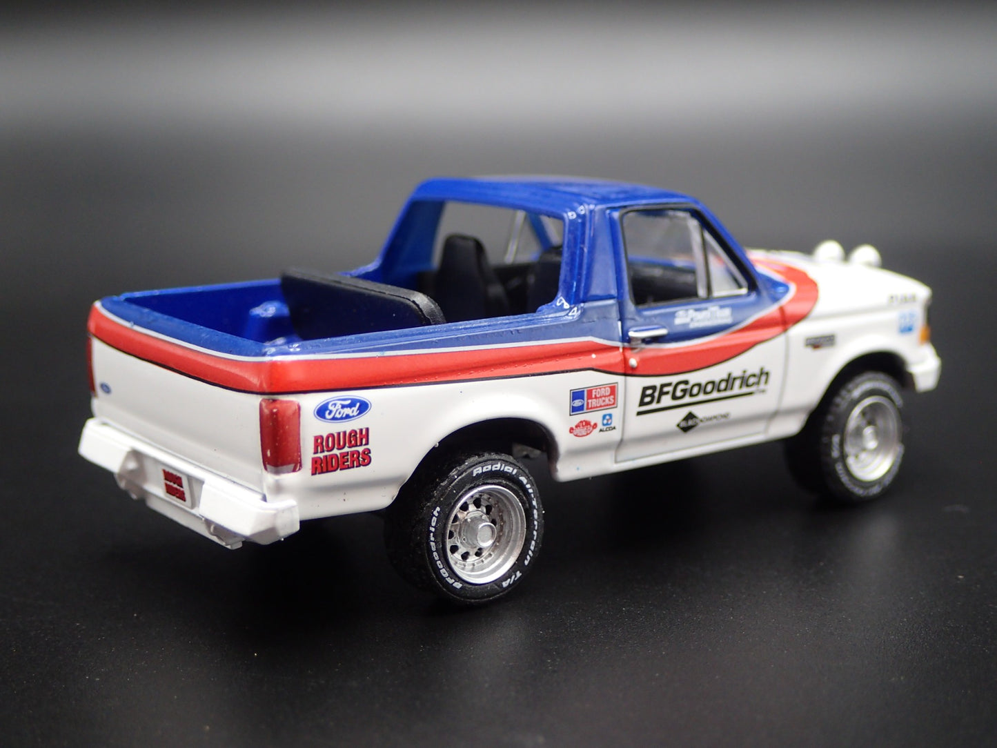 1992 92 FORD BRONCO BFGOODRICH RACING TEAM 1:64 SCALE DIORAMA DIECAST MODEL CAR