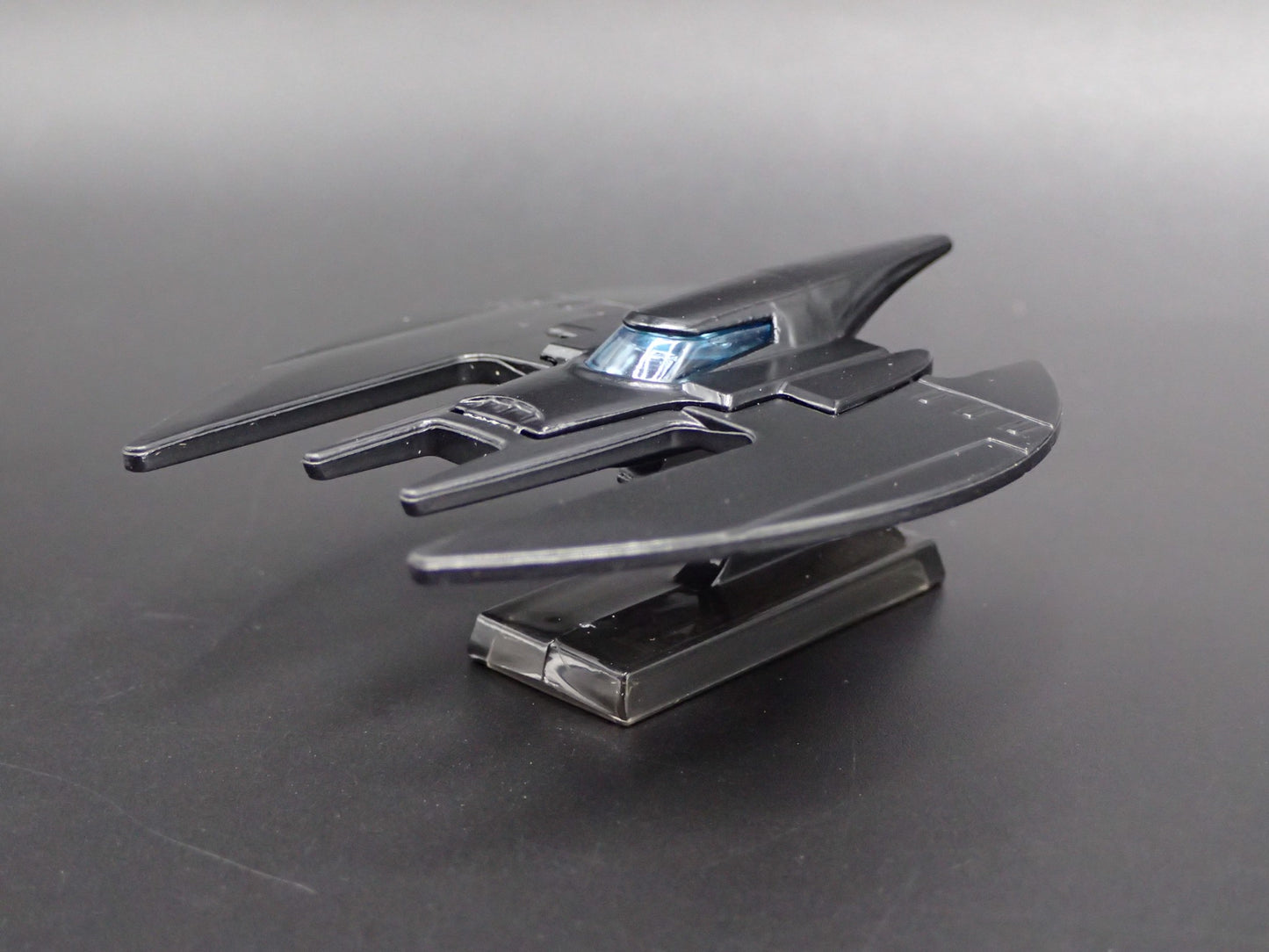 BATMAN ANIMATED SERIES BATMOBILE BATPLANE 1:64 SCALE DIORAMA DIECAST MODEL CAR