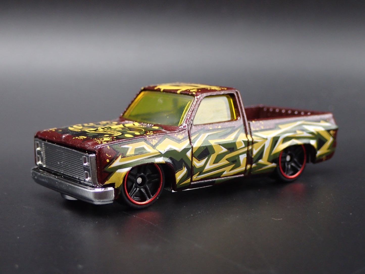 1983 83 CHEVY CHEVROLET SILVERADO SQUARE BODY TRUCK 1:64 SCALE DIECAST MODEL CAR