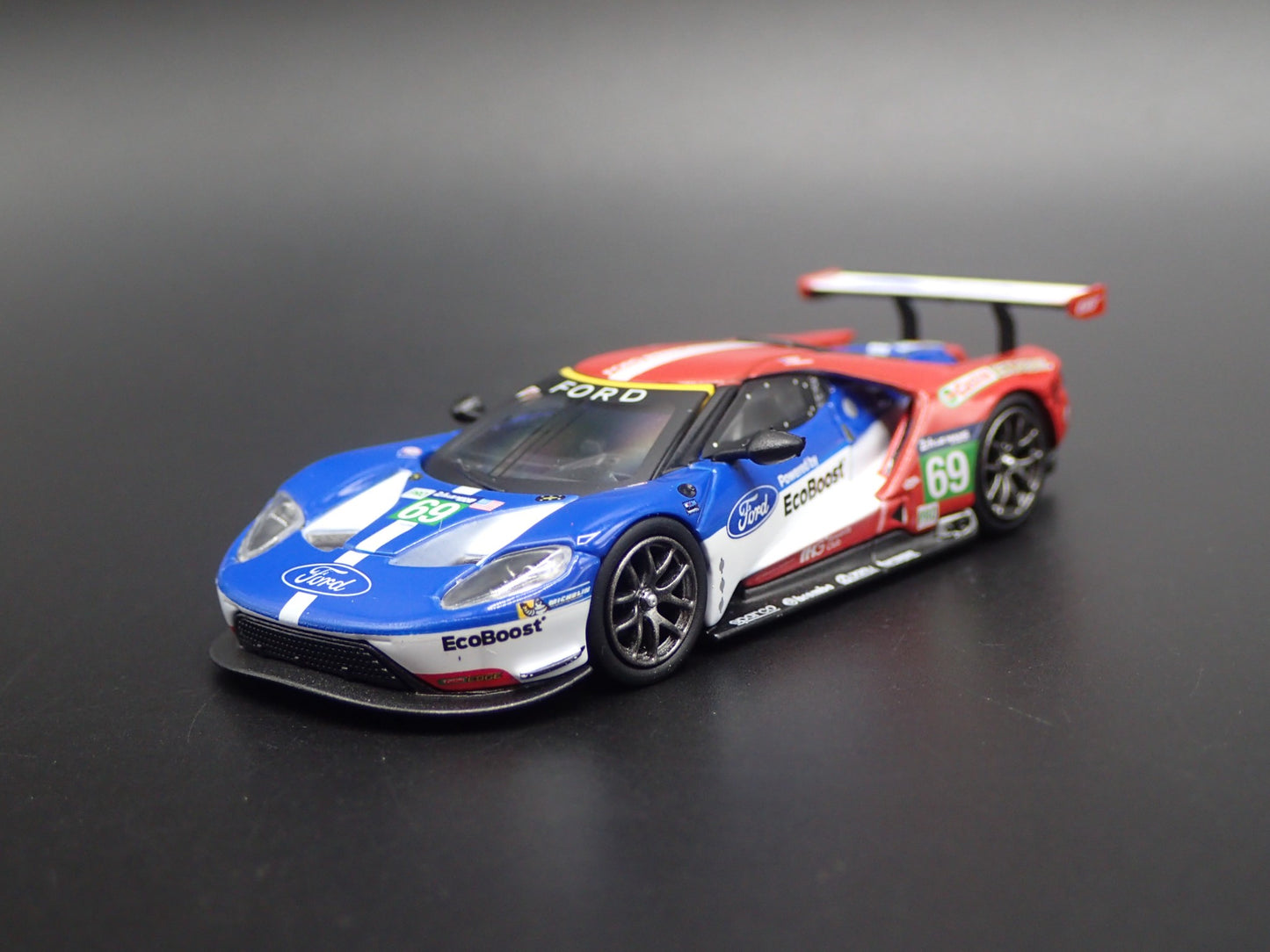 2016 FORD GT LMGTE PRO 69 24HRS OF LE MANS TEAM USA 1:64 SCALE DIECAST MODEL CAR
