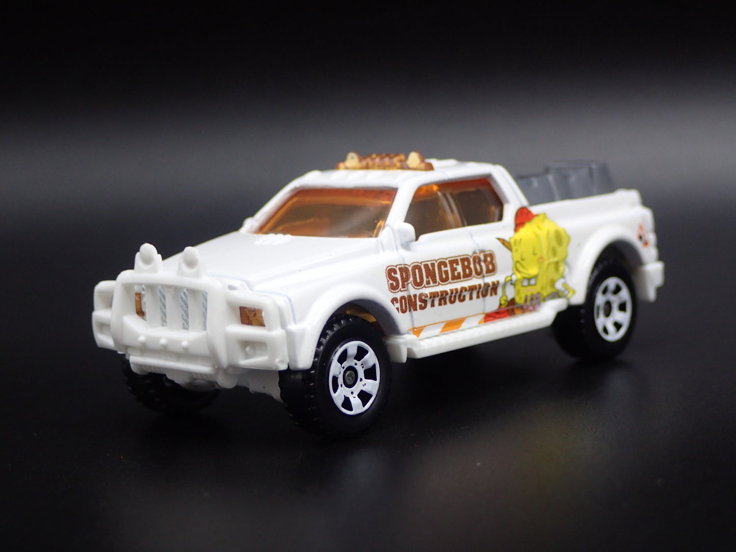 SPONGEBOB CONTRUCTION PICKUP TRUCK 1:64 SCALE COLLECTIBLE DIECAST MODEL CAR