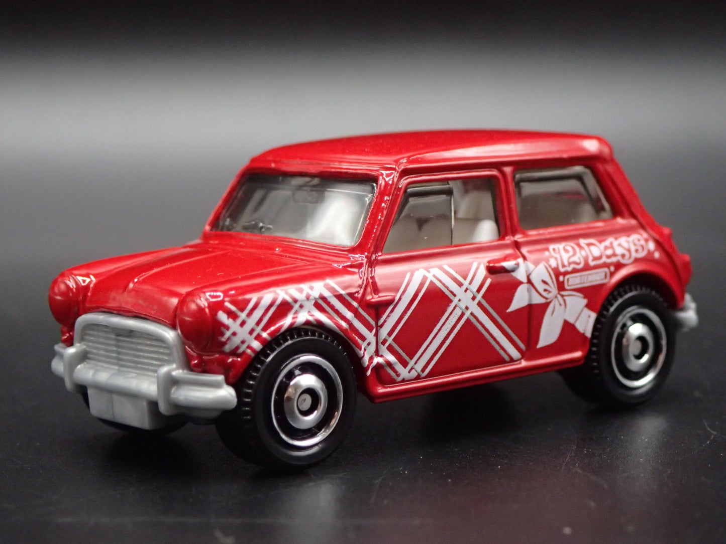 1959-1967 AUSTIN MINI COOPER CHRISTMAS RED 1/64 SCALE DIORAMA DIECAST MODEL CAR