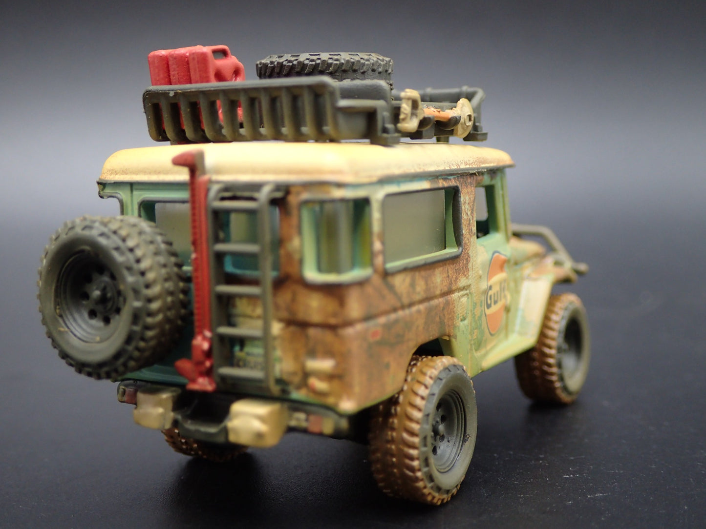 1960-1984 TOYOTA LAND CRUISER FJ40 GULF BARN FIND 1/64 SCALE DIECAST MODEL CAR