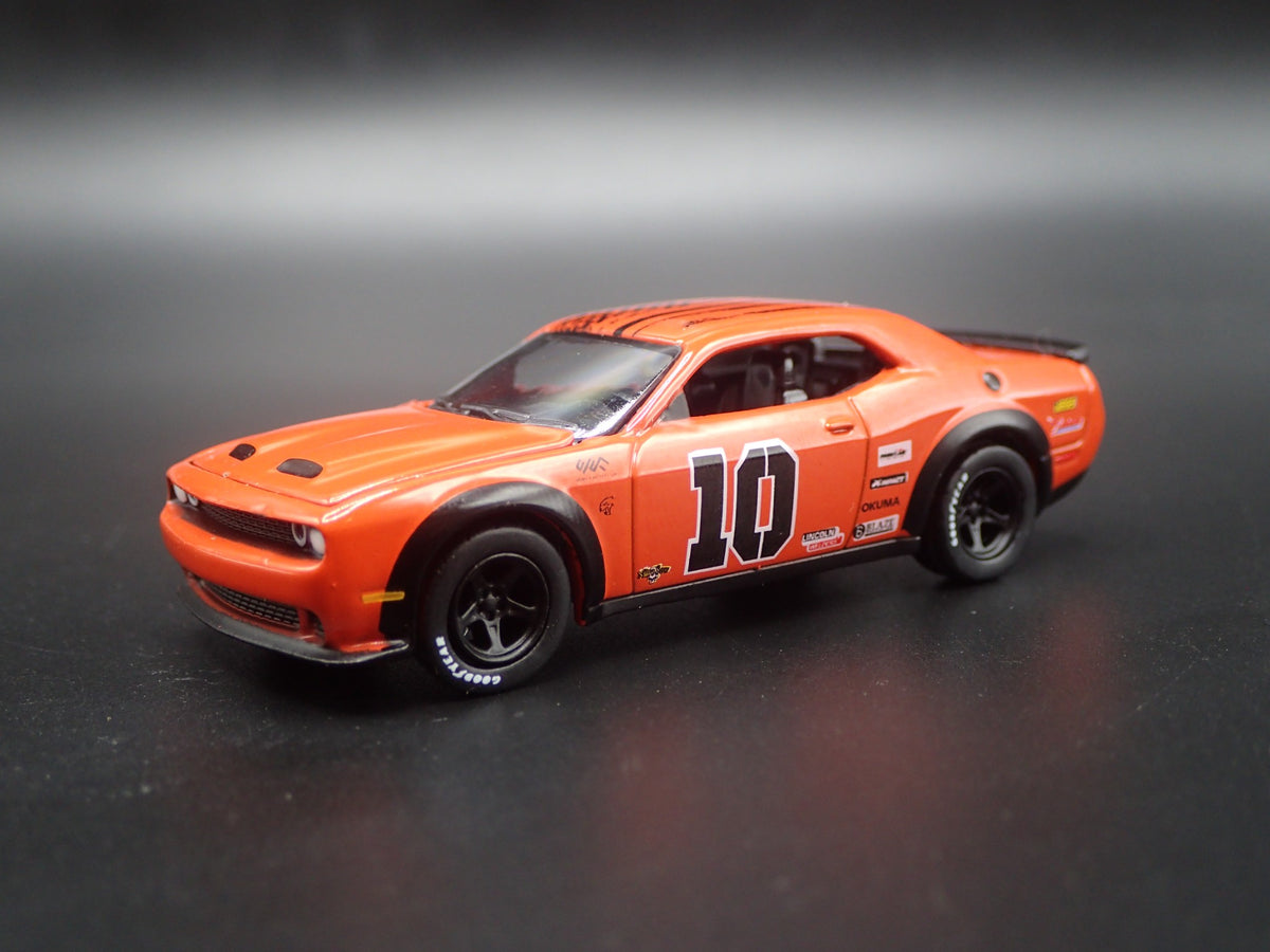 2019 19 DODGE CHALLENGER SRT HELLCAT RARE 1/64 SCALE DIORAMA DIECAST MODEL CAR-Burning Rubber Toy Company