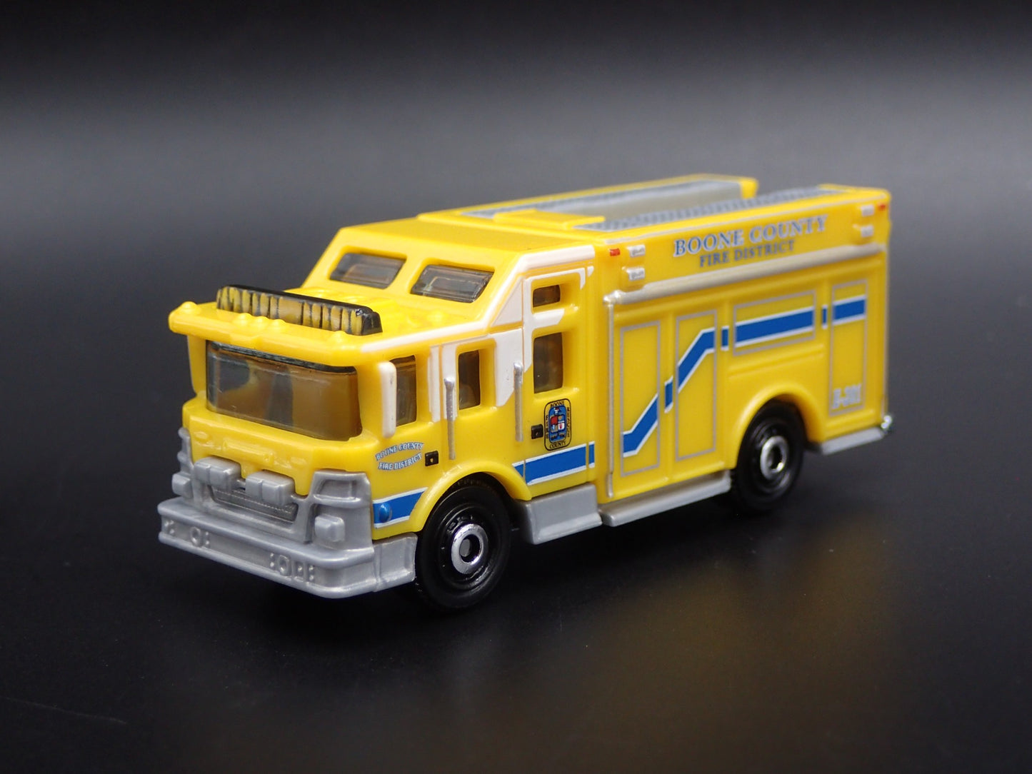 BOONE COUNTY FIRE TRUCK YELLOW RARE 1:64 MB SCALE COLLECTIBLE DIECAST MODEL CAR