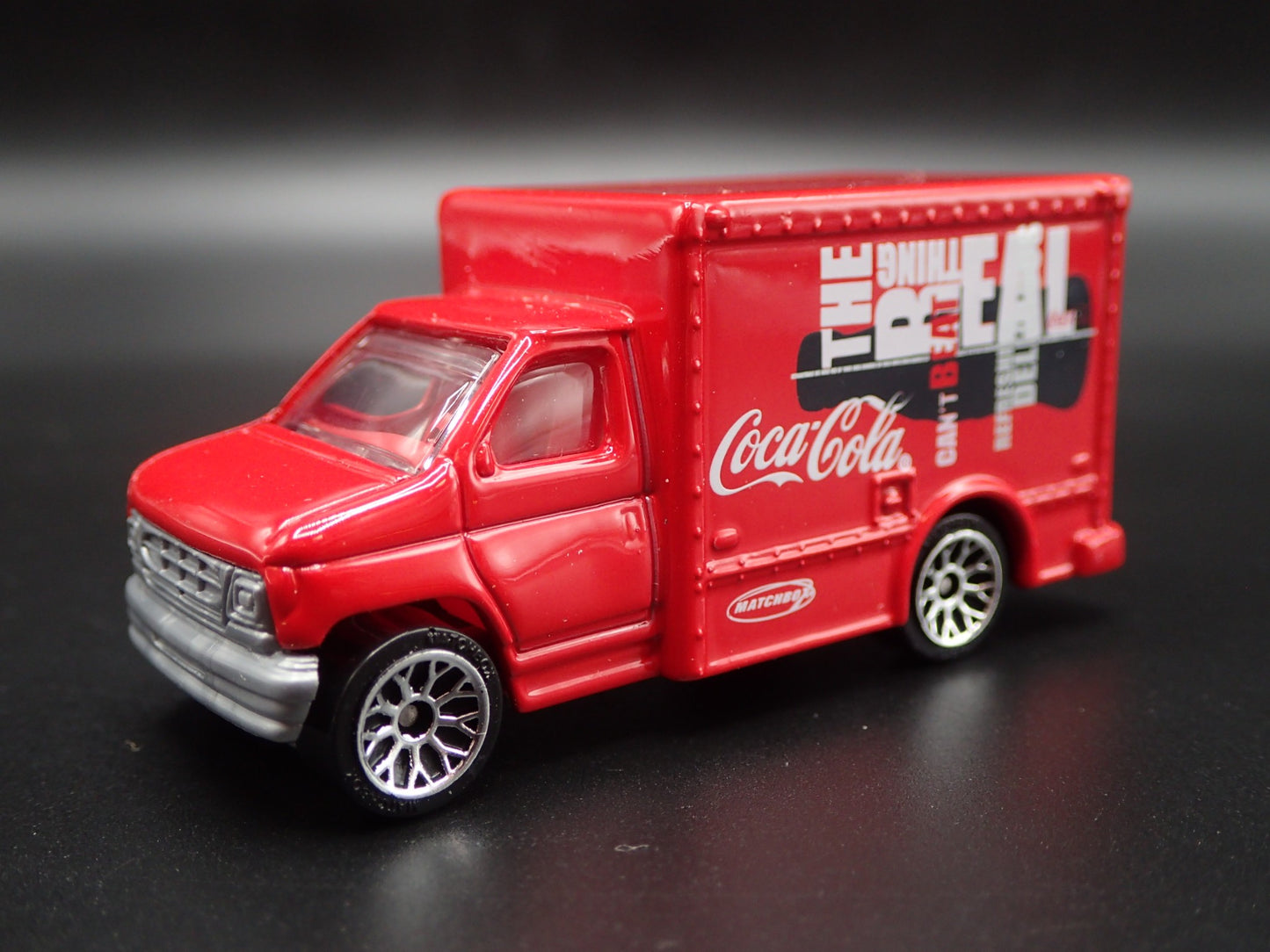 1999 99 FORD E SERIES BOX VAN COCA COLA RED 1:80 SCALE DIORAMA DIECAST MODEL CAR