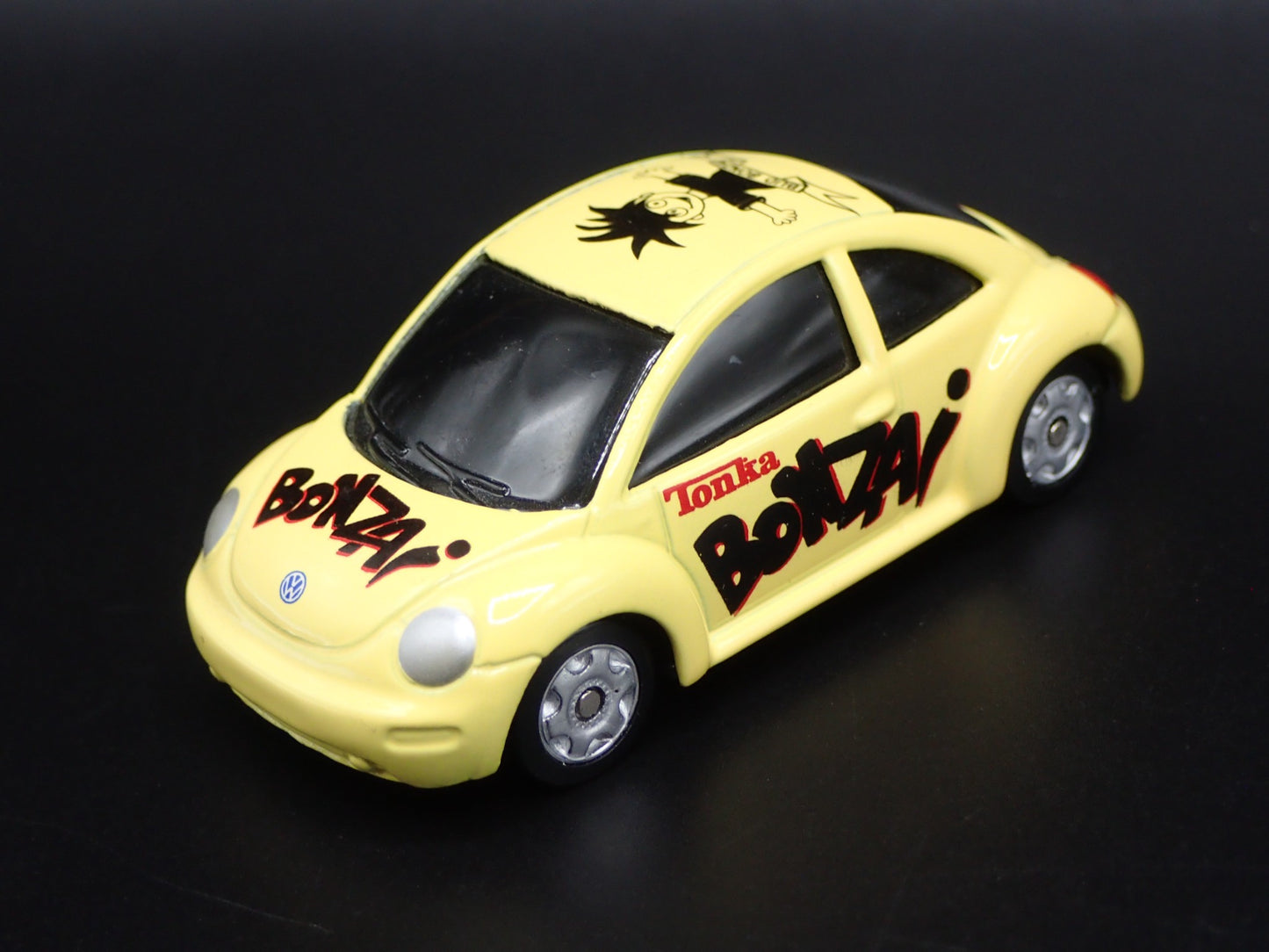 1998- 2011 VW VOLKSWAGEN NEW BEETLE BUG 1:64 SCALE DIORAMA DIECAST MODEL CAR