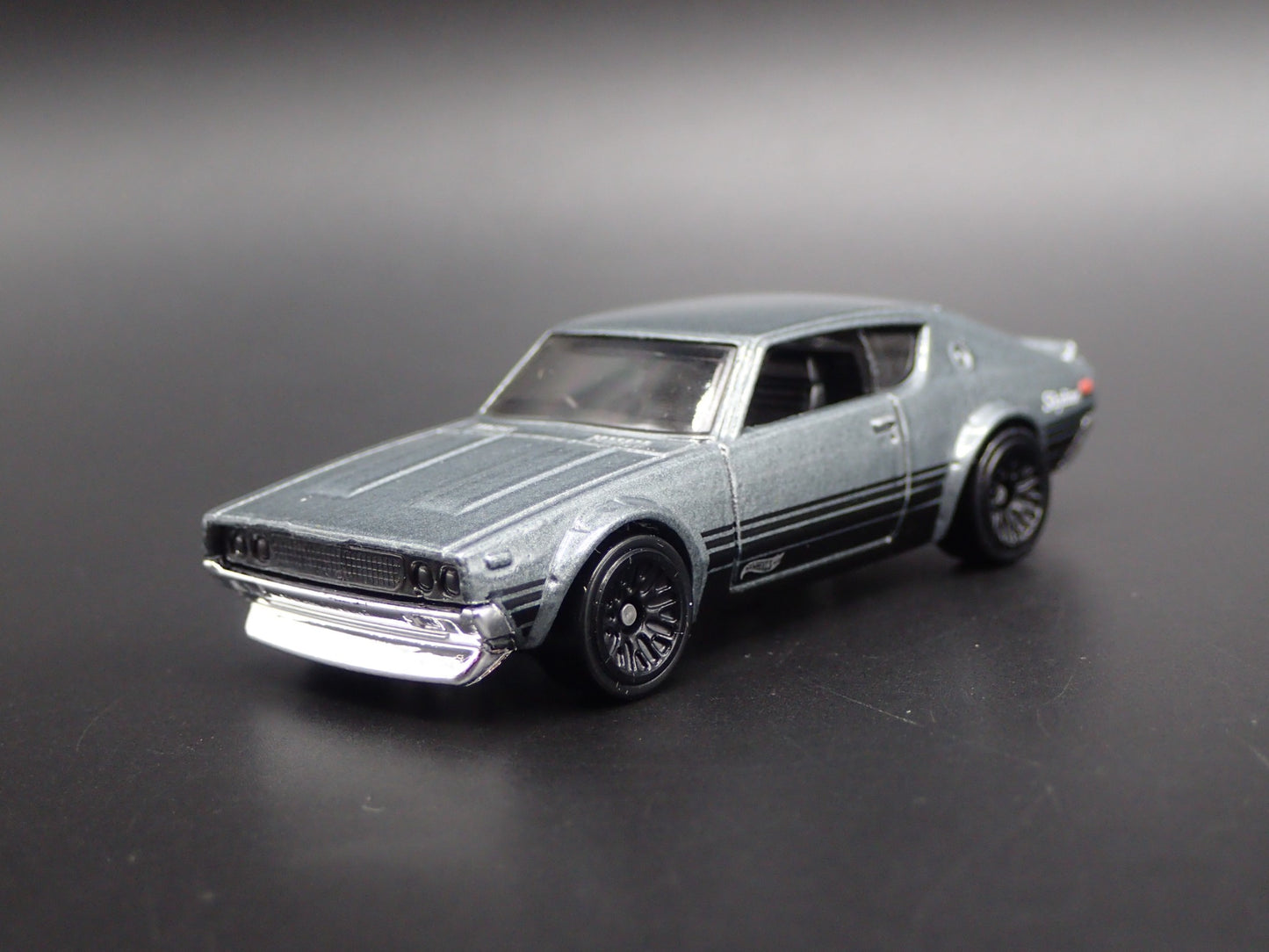 1972-1973 NISSAN SKYLINE 2000 GTR GRAY RARE 1:64 SCALE DIORAMA DIECAST MODEL CAR