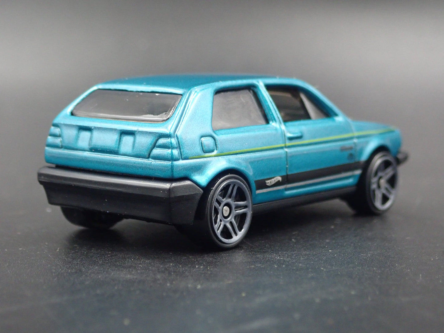 1985-1992 VW VOLKSWAGEN GOLF MK2 GREEN 1:64 SCALE COLLECTIBLE DIECAST MODEL CAR