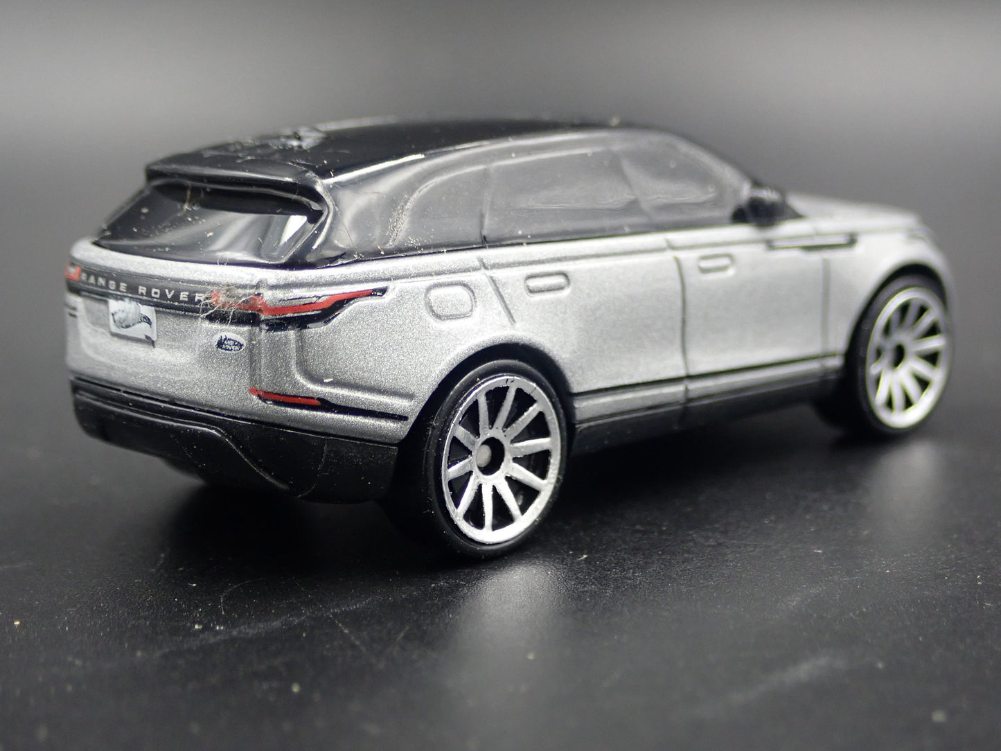 2017-2025 RANGE ROVER VELAR 1/64 SCALE COLLECTIBLE DIORAMA DIECAST MODEL CAR