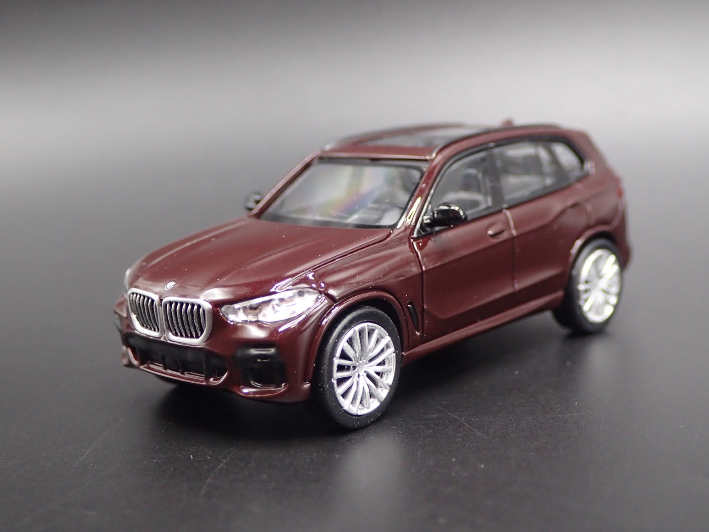 2019-2025 BMW X5 LUXURY SUV G05 1:64 SCALE COLLECTIBLE DIORAMA DIECAST MODEL CAR