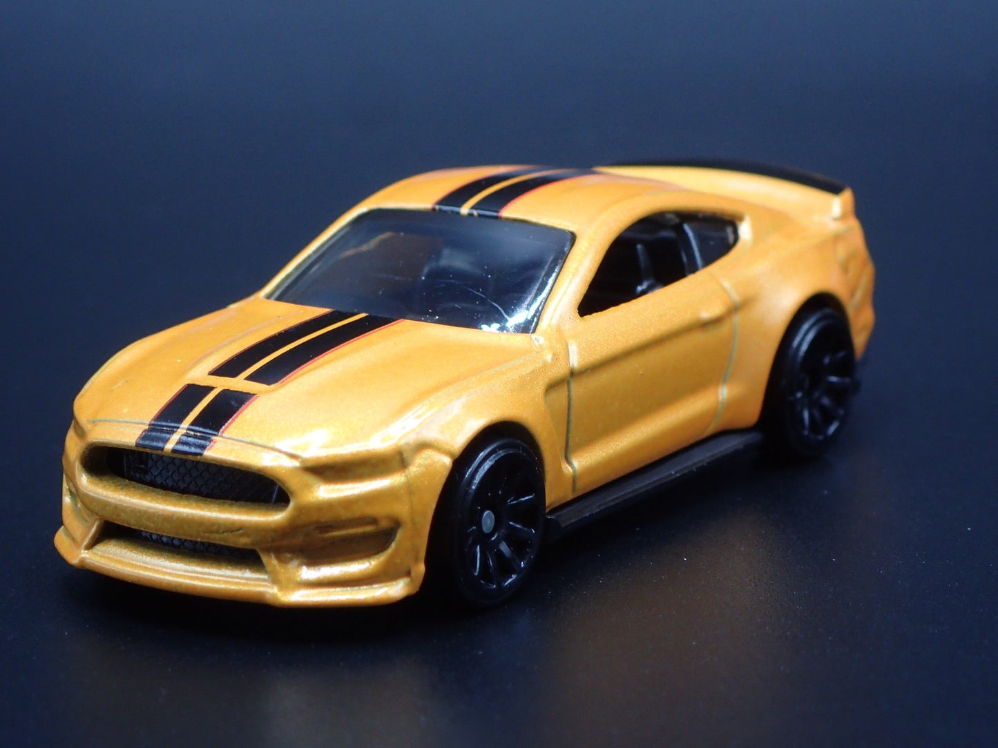 2015-2023 FORD MUSTANG SHELBY GT350R ORANGE 1:64 SCALE DIORAMA DIECAST MODEL CAR