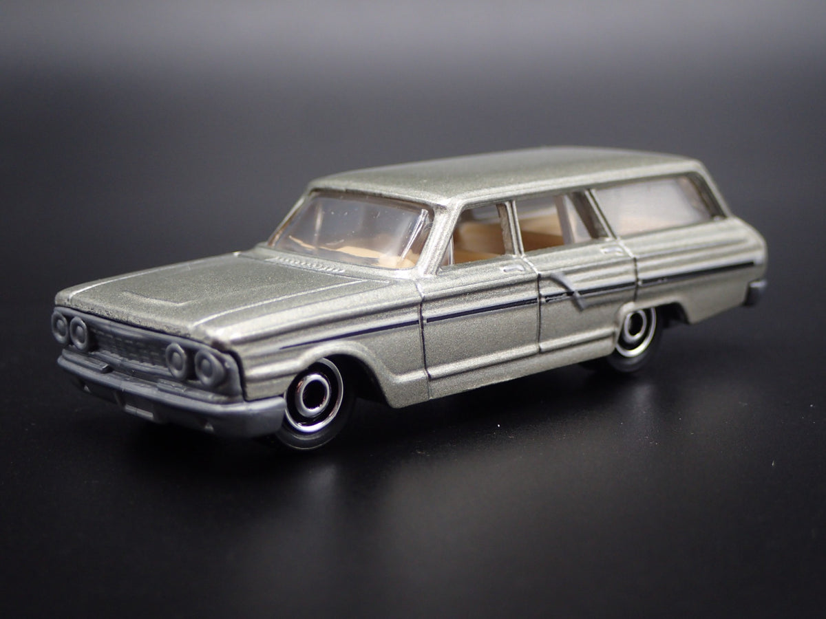 1964 64 FORD FAIRLANE STATION WAGON RARE 1:64 SCALE DIORAMA DIECAST MODEL CAR