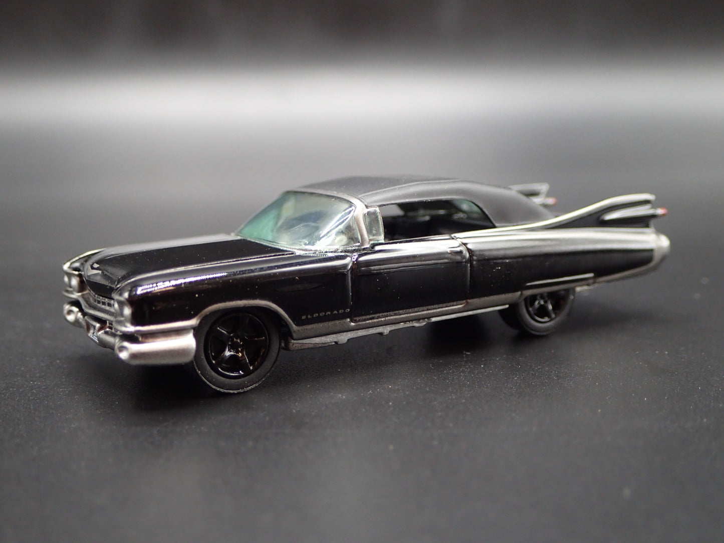 1959 59 CADILLAC CADDY ELDORADO CONVERTIBLE 1:64 SCALE DIORAMA DIECAST MODEL CAR