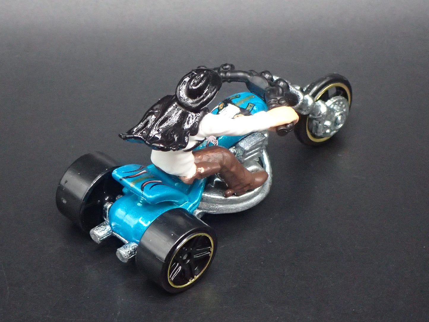 BLASTOUS MOTO 2 MOTORCYCLE HOT WHEELS 1:64 HW SCALE DIORAMA DIECAST MODEL CAR