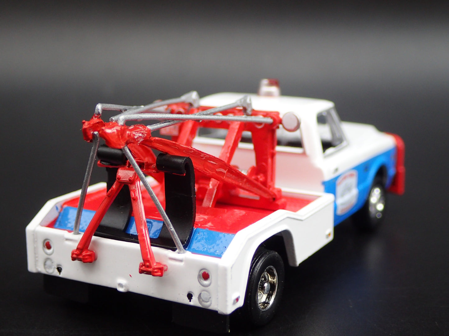 1969 CHEVROLET C30 DUALLY TOW TRUCK HAZZARD COUNTY 1:64 SCALE DIECAST MODEL CAR