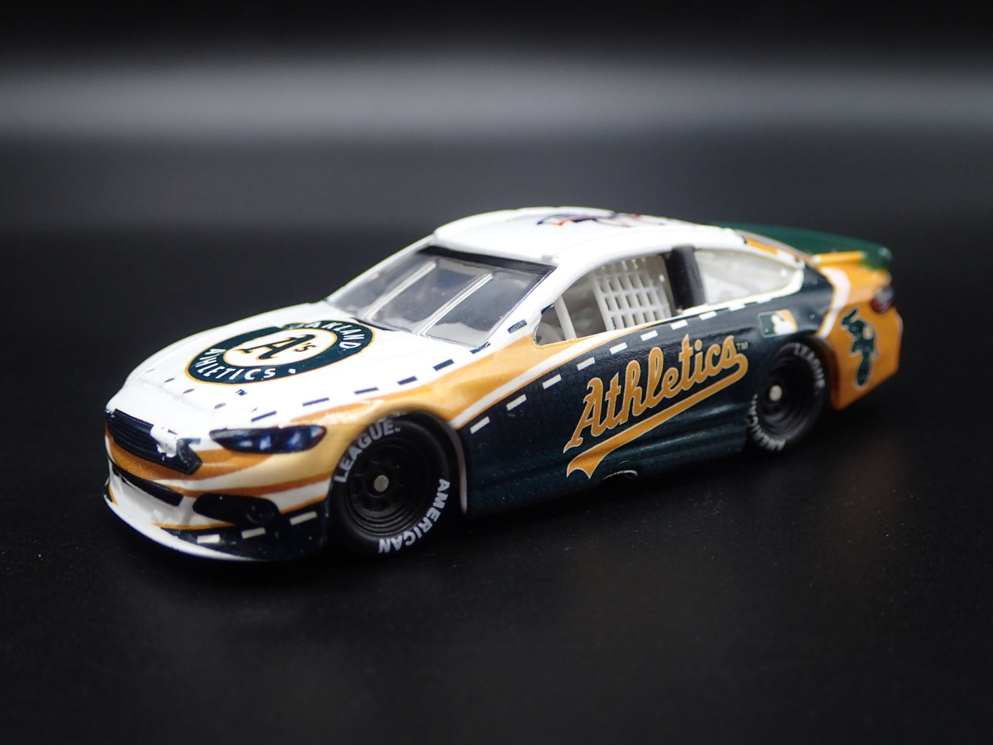 NASCAR OAKLAND ATHLETICS A'S 1:64 SCALE COLELCTIBLE DIORAMA DIECAST MODEL CAR