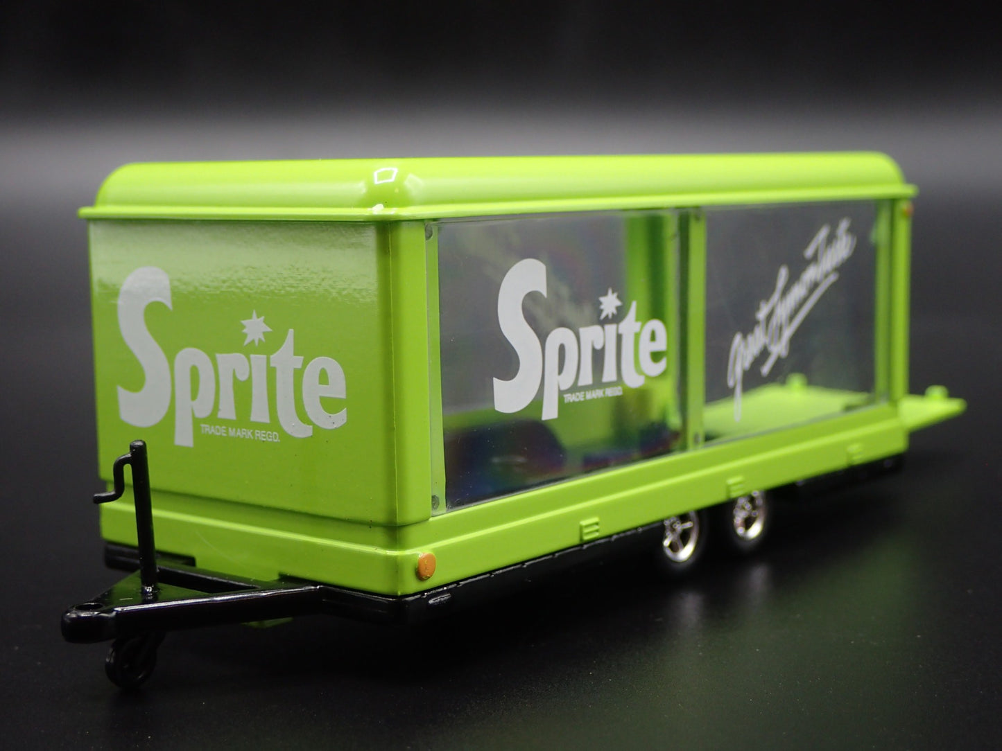 ENCLOSED GLASS CAR DISPLAY TRAILER SPRITE RARE 1:64 SCALE DIORAMA DIECAST MODEL