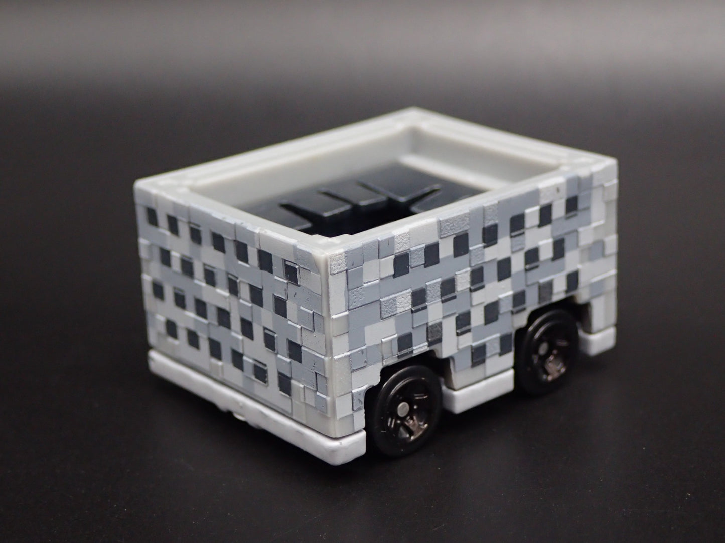 MINECRAFT MINECART SILVER RARE 1:64 SCALE COLLECTIBLE DIORAMA DIECAST MODEL CAR
