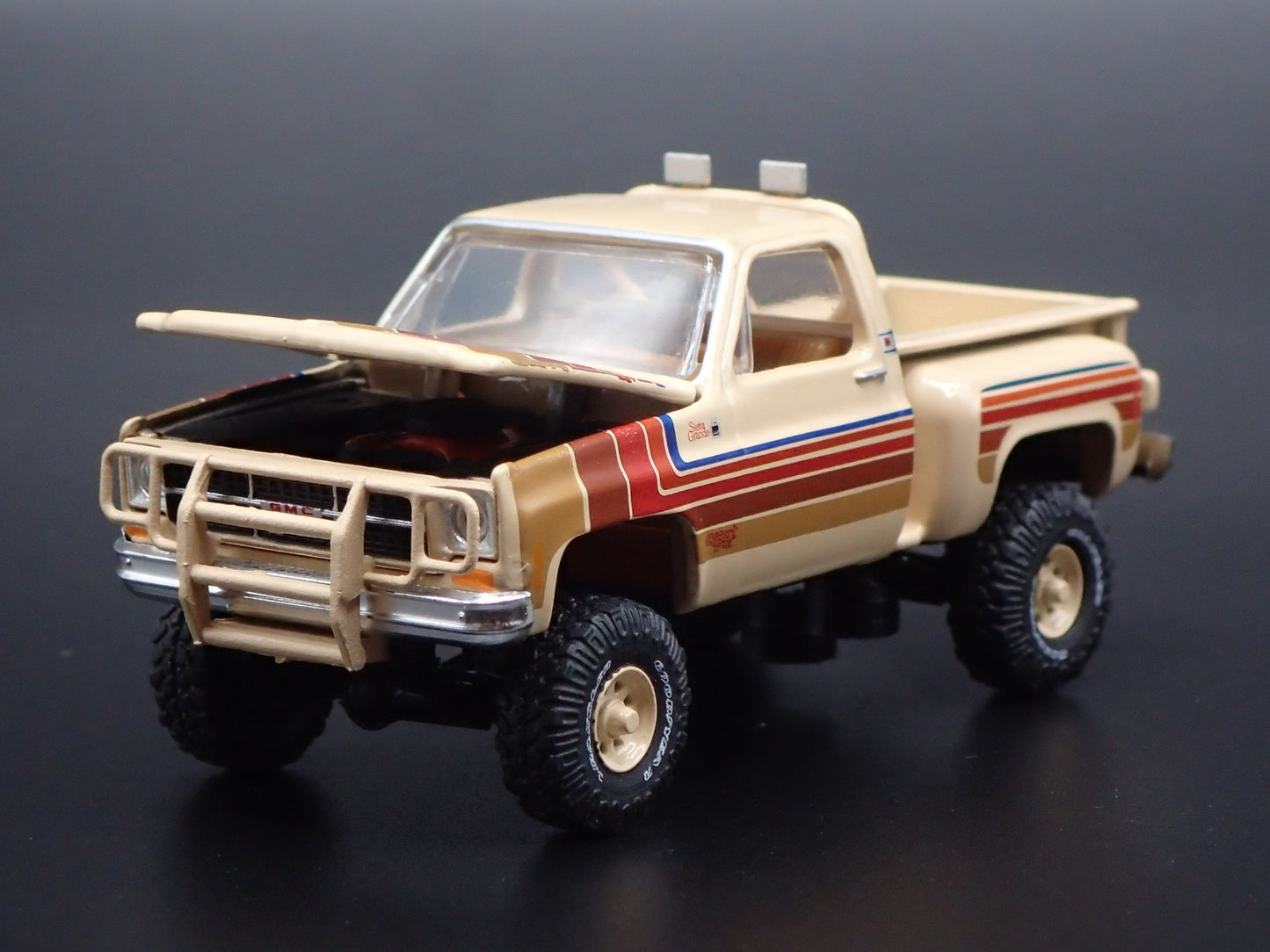 1976 76 GMC HIGH SIERRA 15 PICKUP TRUCK 4X4 SQUAREBODY FOX 1/64 SCALE MODEL CAR