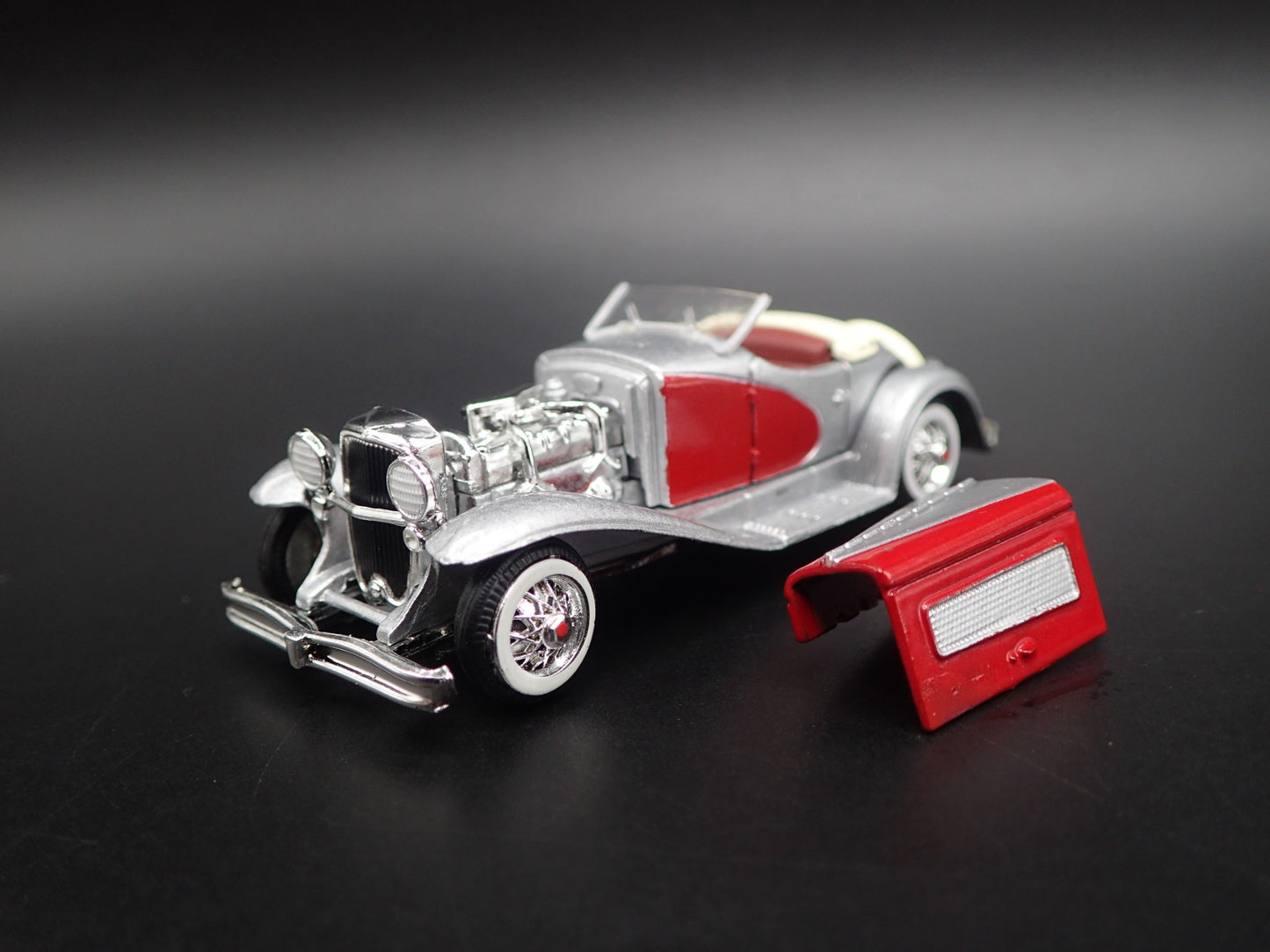 1935 35 DUESENBERG SSJ SPEEDSTER SILVER 1/64 SCALE DIORAMA DIECAST MODEL CAR