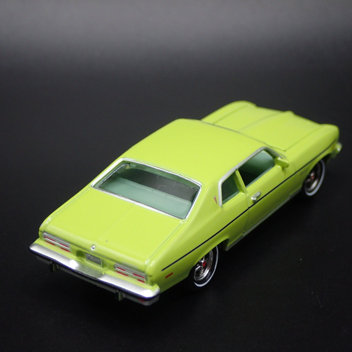 1974 74 PONTIAC VENTURA MUSCLE CAR GREEN 1:64 SCALE DIORAMA DIECAST MODEL CAR