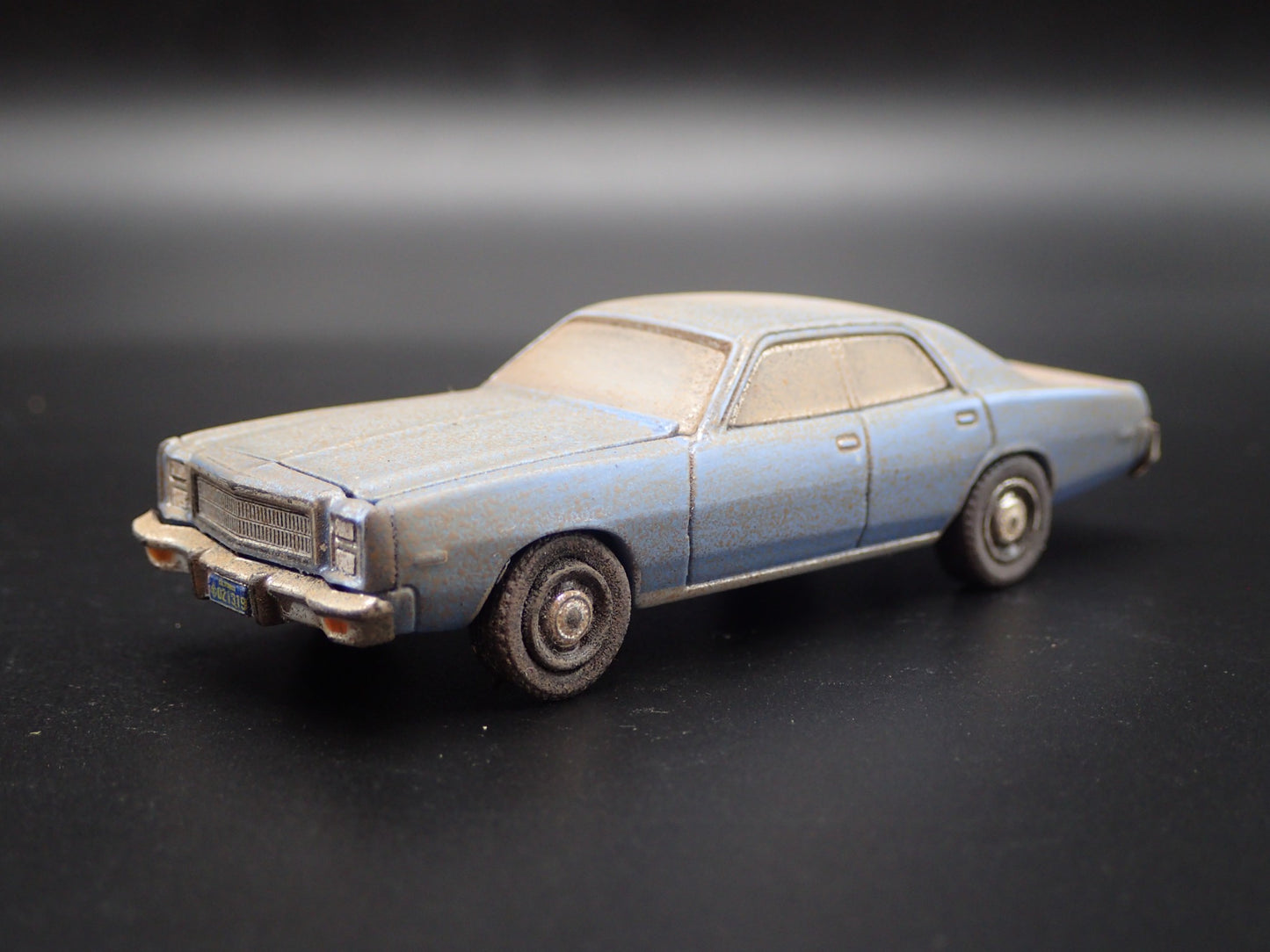 1977 77 PLYMOUTH FURY 4 FOUR DOOR BARN FIND 1:64 SCALE DIORAMA DIECAST MODEL CAR