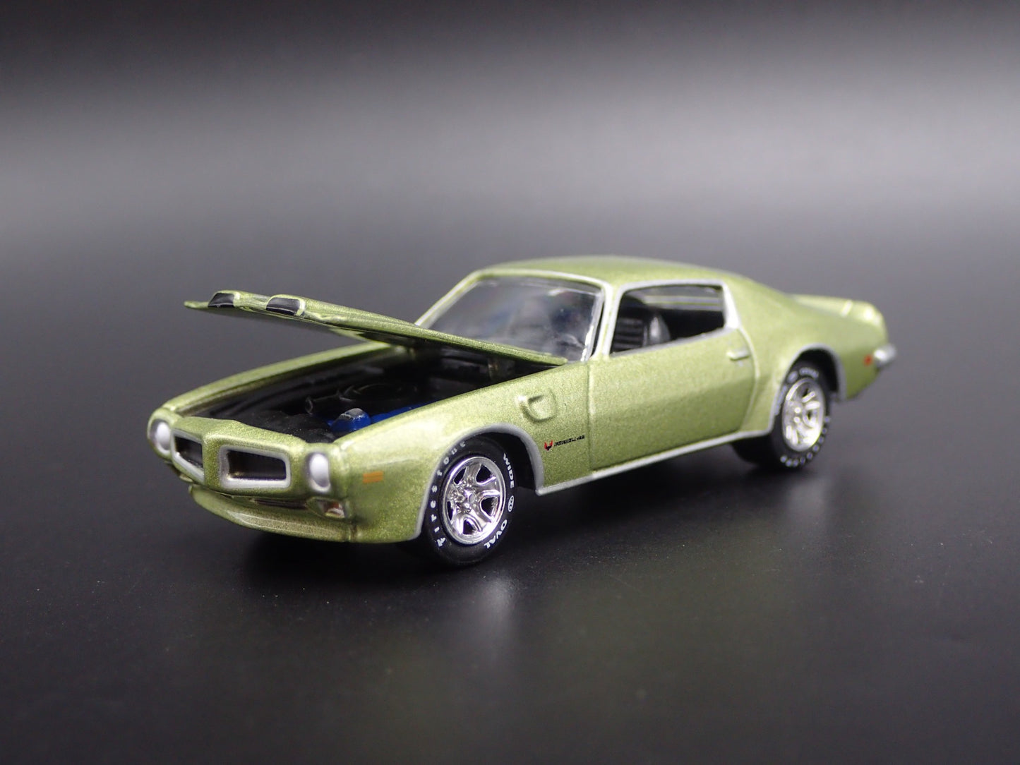 1972 72 PONTIAC FIREBIRD FORMULA GREEN RARE 1:64 SCALE DIORAMA DIECAST MODEL CAR